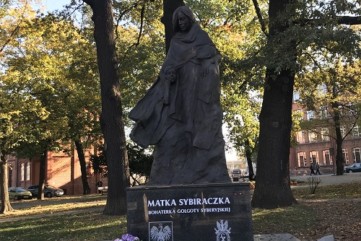 Pomnik Matki Sybiraczki 2