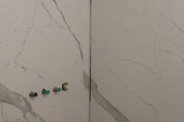 spiek kwarcowy blat na wymiar montaż wyspa kuchnia łazienka Blat spiek Kominek w spieku Ściany z Bianco statuario Venato mat