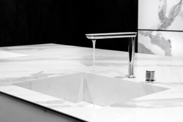 A washbasin -Bianco Statuario Venato LARGE FORMAT CERAMICS
